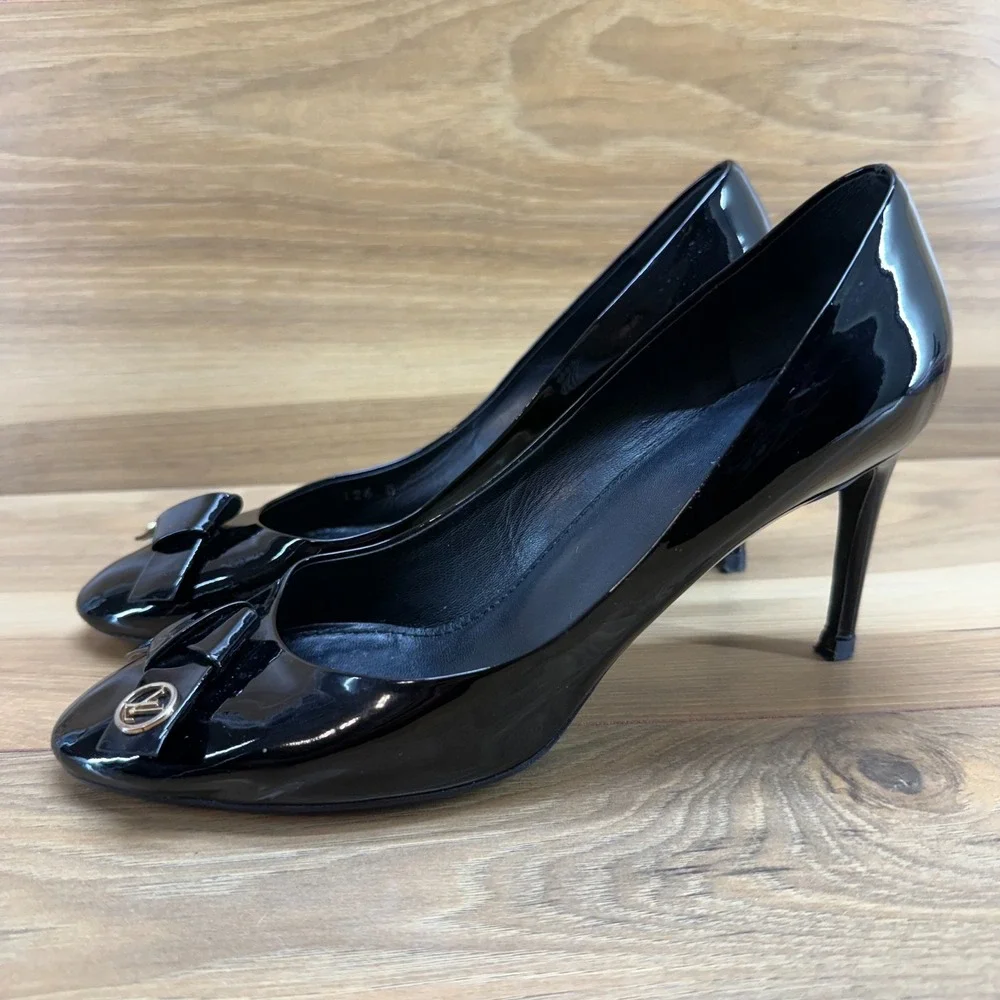 LOUIS VUITTON Bow Pumps 7.5 EU 38 Black Patent Leather